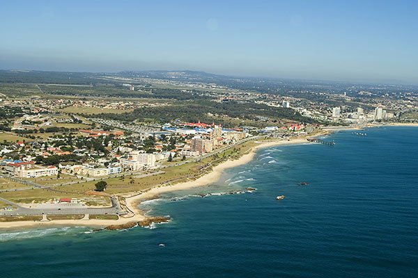 MatjiLerato's tweet photo. A walk next to the beach with the view of dolphins is all you need to start your day. Visit Algoa Bay in Port Elizabeth to see the world’s friendliest dolphins. Visit this important Bird and Biodiversity Area.
#4theLoveOfSA
#ENG2604 https://t.co/dewNqEnKRF