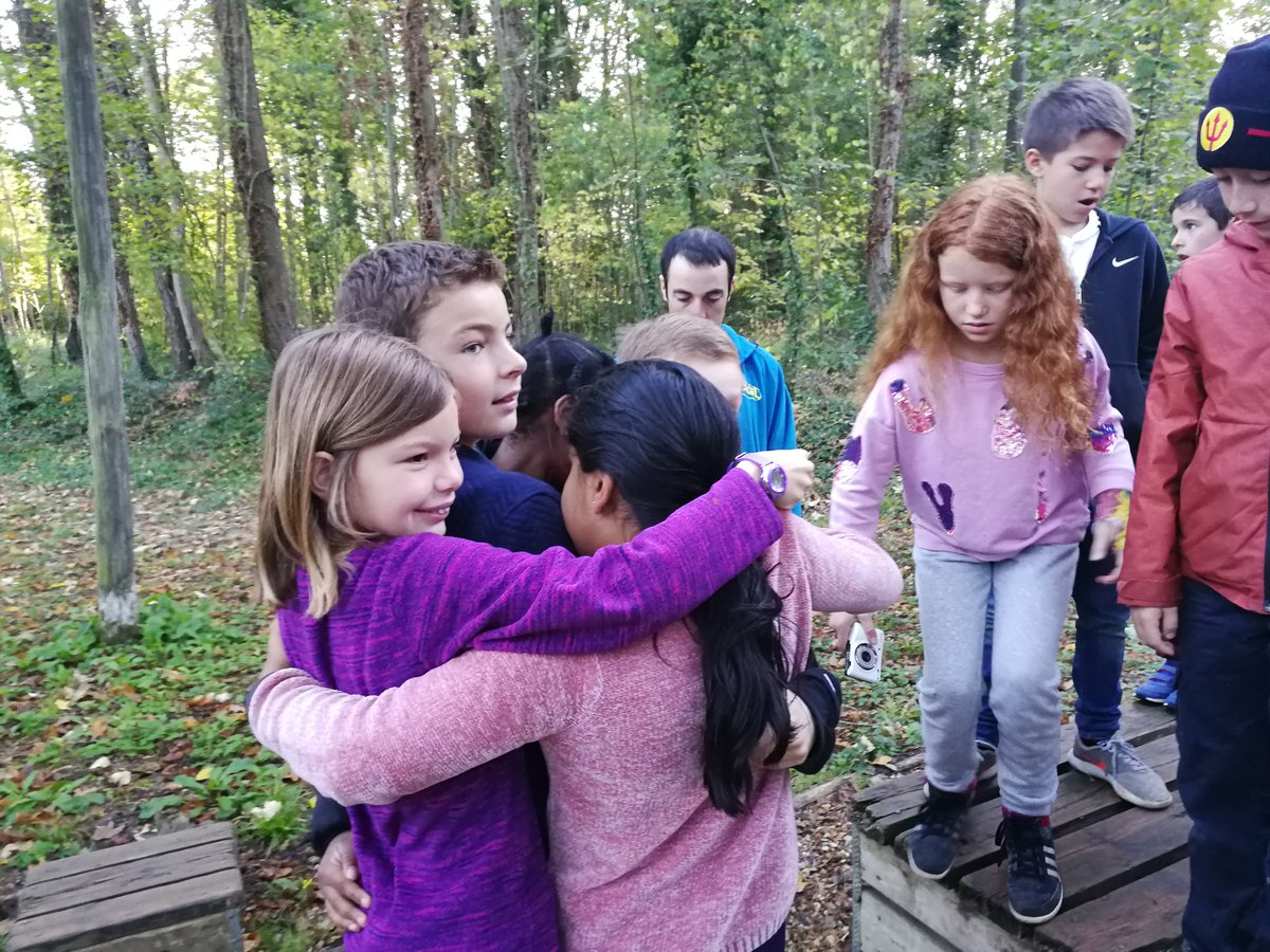 zmajcek27's tweet photo. Yesterday Grade 4 students learned how to make #campfire, make #shelter, work as a #team to achieve the same goal and danced into the night. #dancenight #eslearns #inclusion #esils https://t.co/V8U38P5DkZ