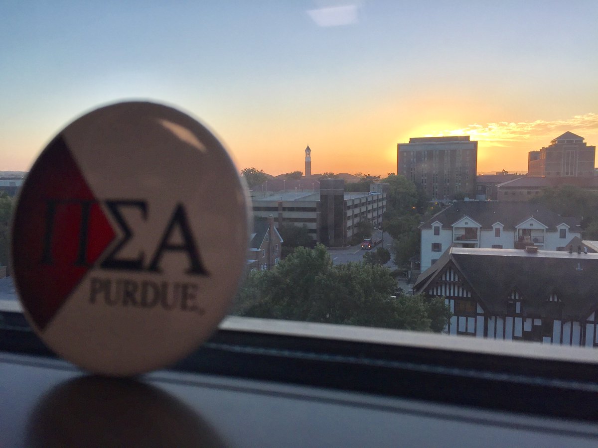 Purdue_PSA's tweet photo. Look at the sunset on your way to Pi Sigma Alpha’s next meeting this Monday October 15th at 7pm in Beering 1230 https://t.co/MvvboJLAyk