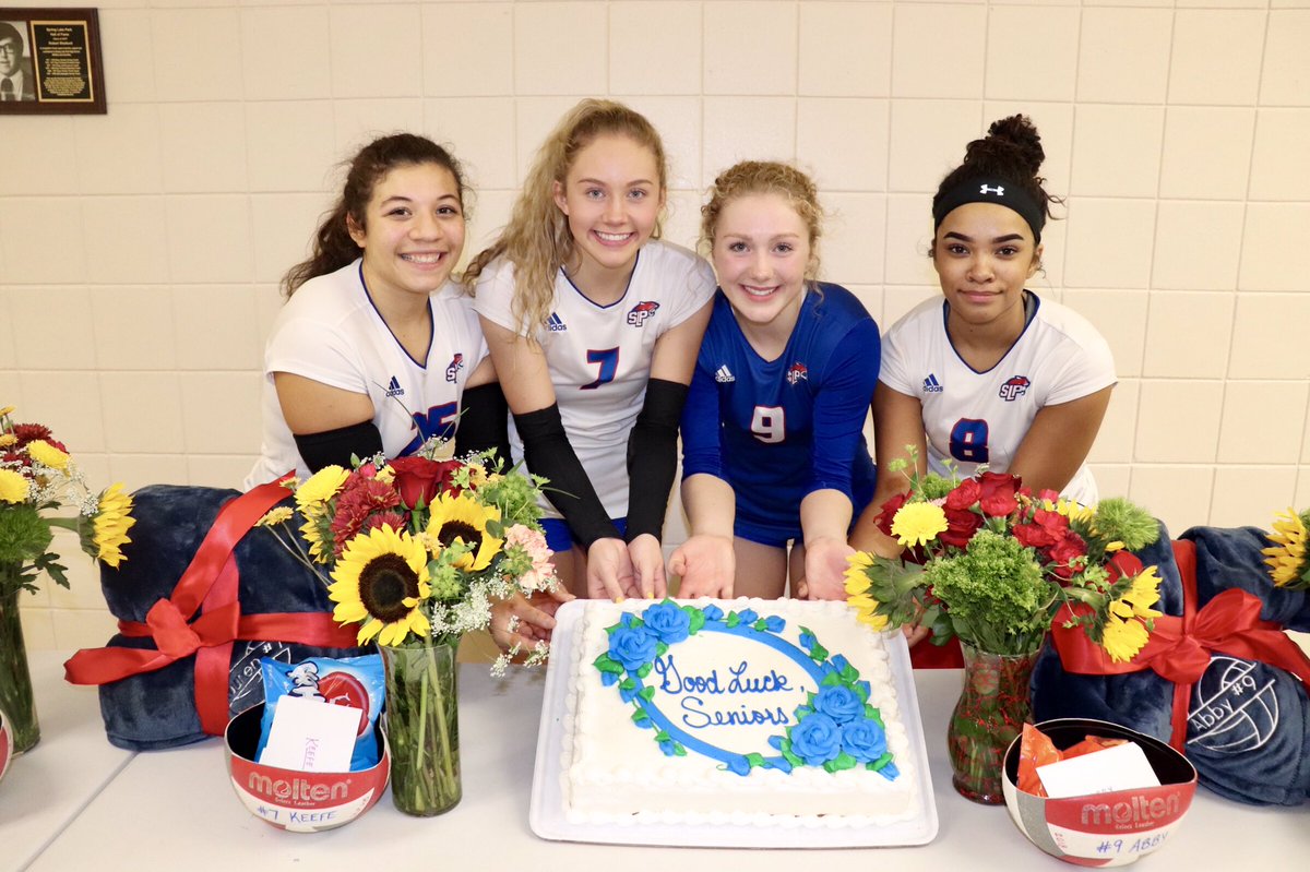 SLPVolleyball's tweet image. An incredible night honoring our seniors and a hard fought win!! #weloveourseniors #SLPvb