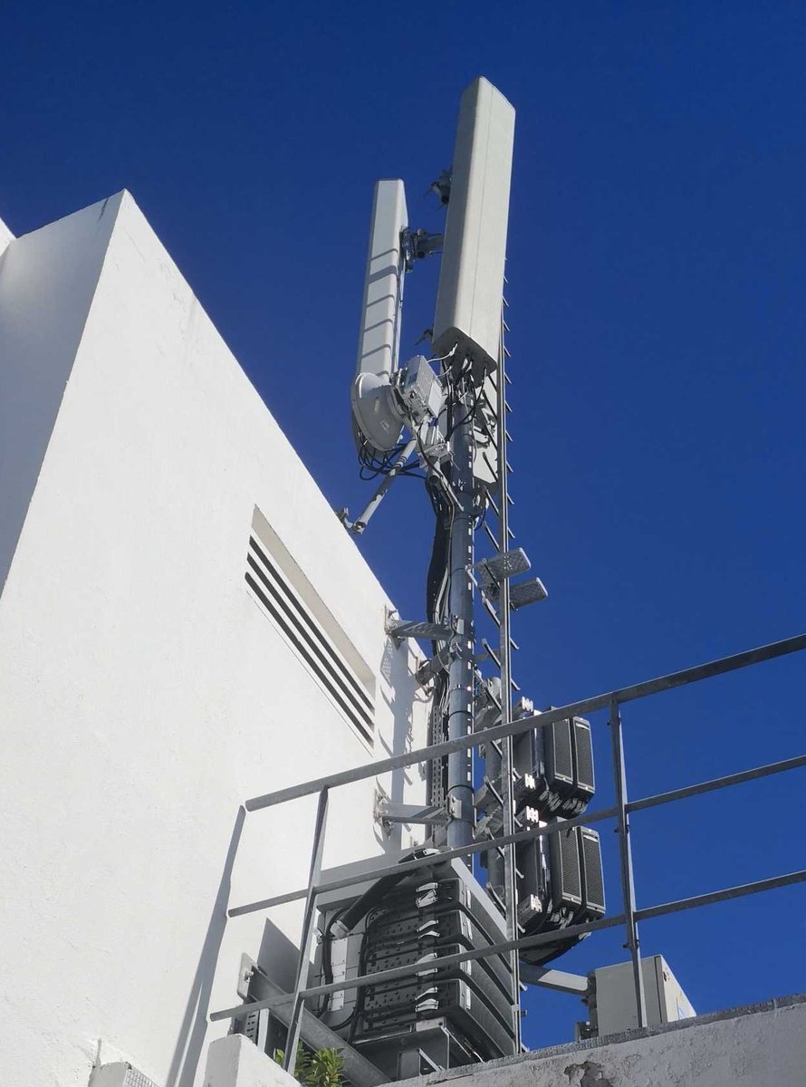 Dylan_Legros's tweet photo. Avant / Après (en cours)

@Free_Reunion (TELCO OI) serait-il en train de déployer de la 4G++ à #LaReunion 🤔
(2600+1800+800)

#Freemobile @AxianGroup @GroupeIliad @Xavier75 @hassan02712124 @UniversFreebox https://t.co/vjNOcXIzXr