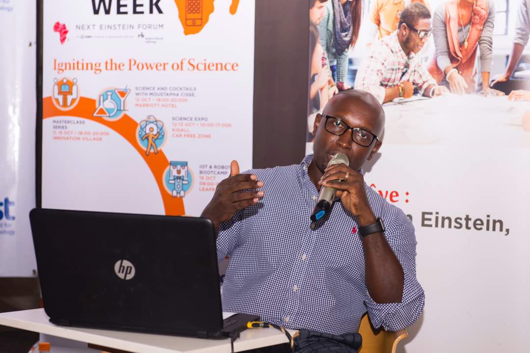 NextEinsteinFor's tweet photo. Hier soir, le @yves_mugabo a présenté ses recherches sur un tout nouveau concept de détoxification des nutriments calorigènes tels que le glucose et les acides gras.Ces travaux ont conduit à la découverte d'une nouvelle enzyme de désintoxication du glucose appelée G3PP.#ASWRwanda https://t.co/NVhh9yuSpn