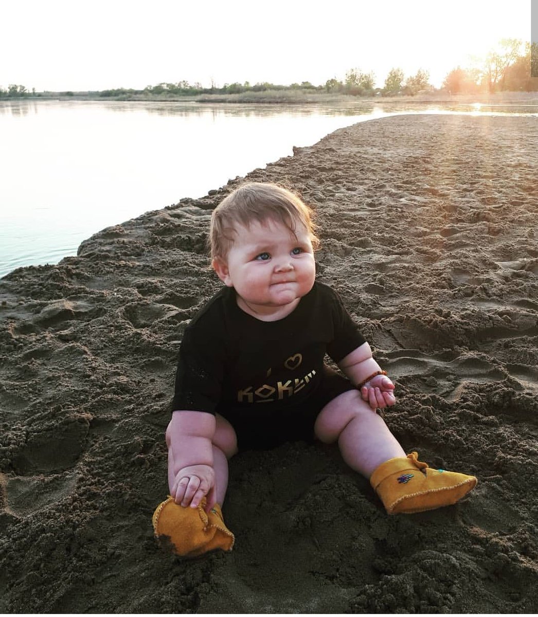 sad_salvi's tweet photo. A young 2 spirit Cree/Nish single mother in Vancouver who is struggling with homelessness has just suffered a very serious stroke. They require immediate funds to help support them and their infant child. Please send etransfers to melaniefayeee@gmail.com https://t.co/dU9EKYhkBC