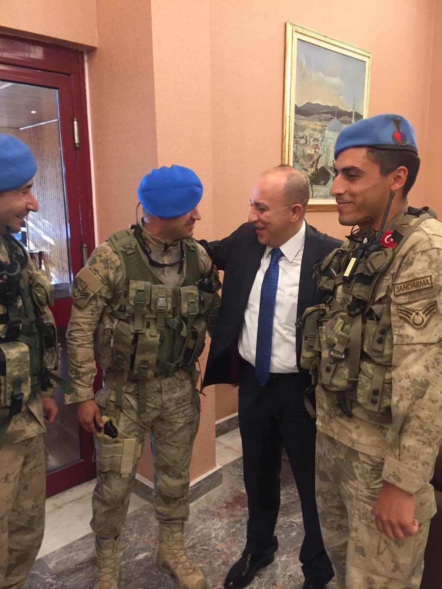 UlviYonter's tweet photo. “Beden ölür, çürür, cana bakın siz. 
Kim kiminle yürür, ona bakın siz. 
Bırakın dönsün dönme dolaplar, 
Haktan-hakikatten yana bakın siz.”
Allah haktan-hakikatten ayırmasın. Fırıl fırıl dönenlerden eylemesin. Cuma’mız mübarek; ülkülerimiz, ülkemiz, ilkelerimiz payidar olsun... https://t.co/i0YC8z7nim
