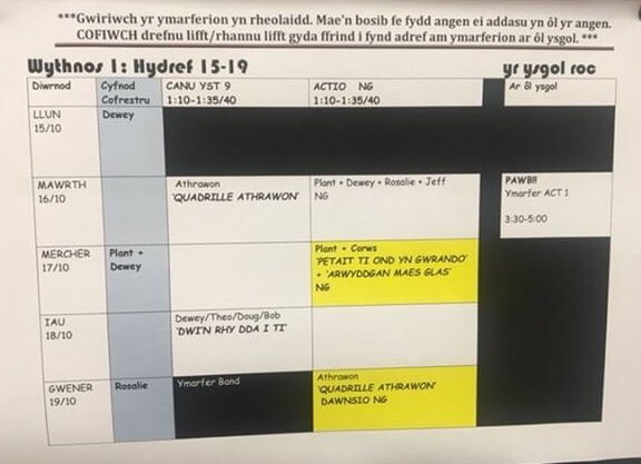 DramaLlanhari's tweet photo. *YMARFERION*
Ymarferion wythnos nesaf, Hydref 15-19eg. Gwiriwch yr hysbysfwrdd ogydda. Rehearsals next week, Oct 15-19th. Students are to check the notice board please! 
*Pawb ar ôl Ysgol D.Mawrth*
*Everyone after school on Tuesday * #yrysgolroc18 #schoolofrock18 @YsgolLlanhari https://t.co/tftsLDEtbj
