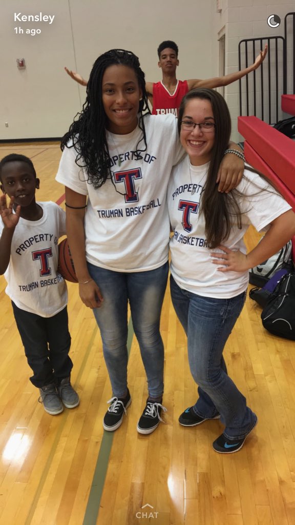 GoldenMiya's tweet photo. Can’t wait to start my first basketball season in college https://t.co/GypePFOkaC