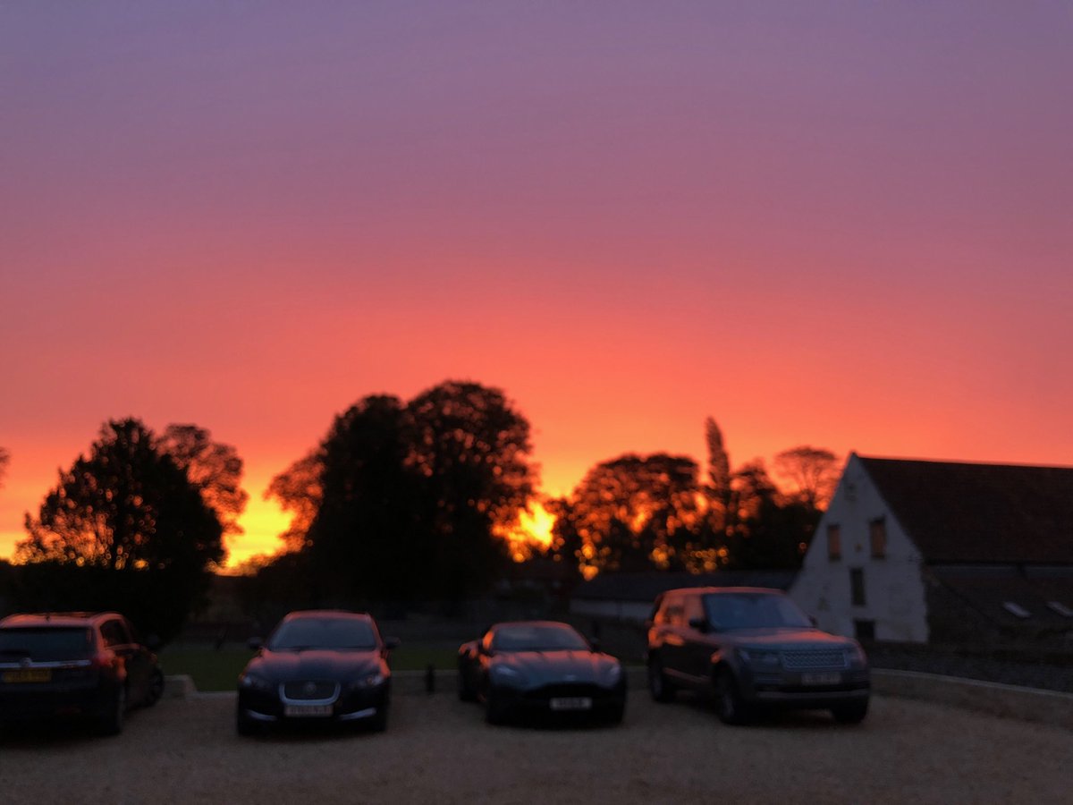Golfers waking up to the most amazing sunset at Tje White House