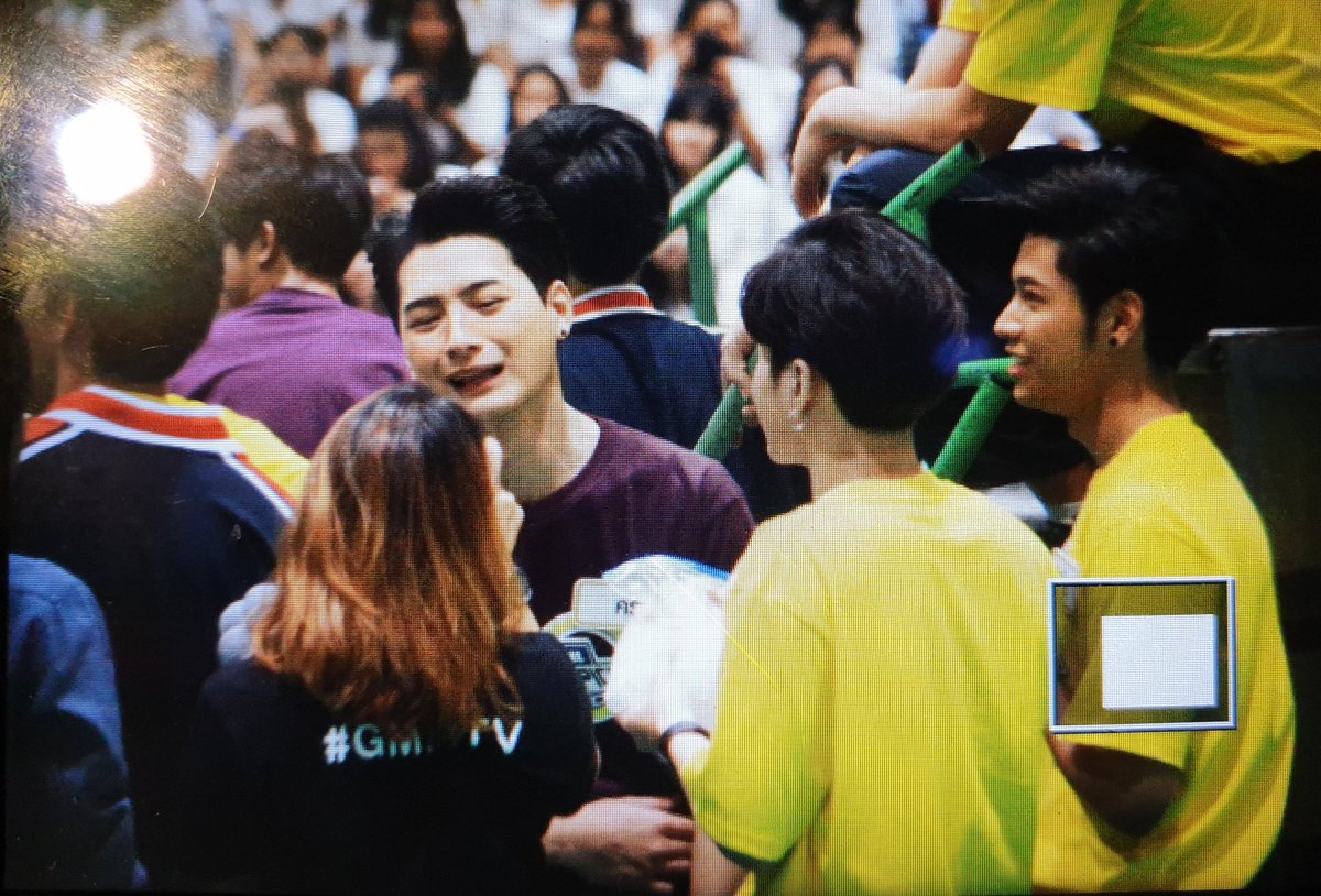 CHOMPUTRIPLES's tweet photo. สีม่วงส่งไส้ศึกมาบุกทีมสีเหลืองค่ะ!! 
#รถโรงเรียนschoolympics2018 https://t.co/mMUnWBynHD