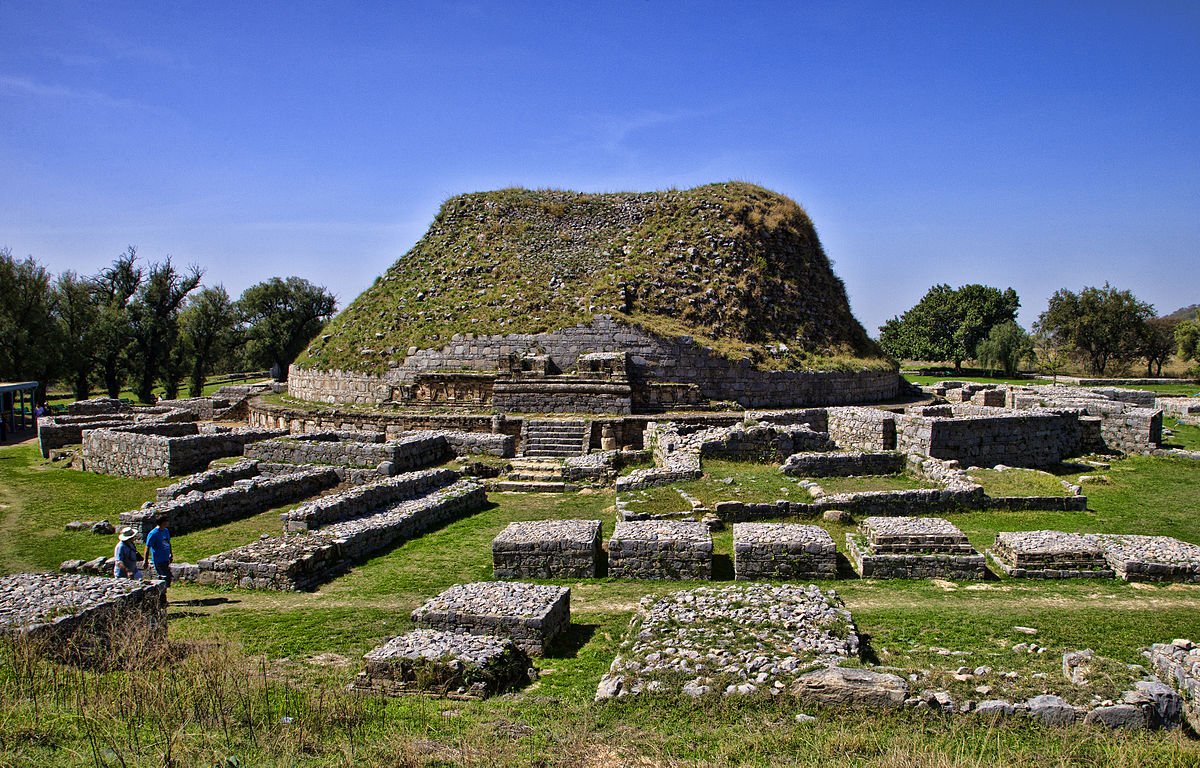 Expedition2Inc's tweet photo. Did you know at its peak, in the 7th century AD, #NalandaUniversity held some 10,000 students and 2000 teachers #factsaboutindia #India #IncredibleIndia #Nalanda #firstuniversity #storiesofindia #traveler #travellover #tourrealindia #usa #travelgram https://t.co/DCc0h34Kw0
