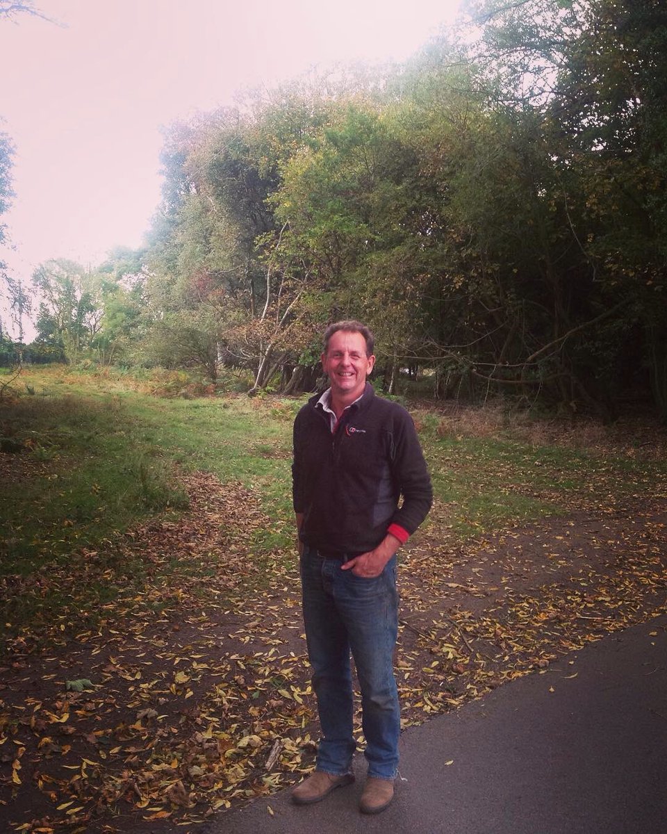 timtomdon's tweet image. #cadwellfarm is run by the brilliant Richard Davey. Their 3500 acres of farmland produces wheat, barley, pigs and turnips... Plus beautiful artwork from reclaimed timber by Kellie, Richard's wife! @FFC_Commission #ffccontheroad