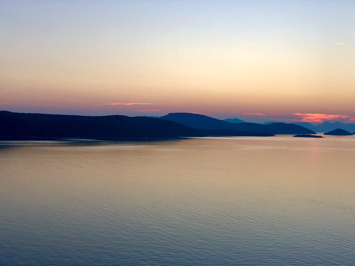 photobyselma's tweet photo. Serenity .... #Croatia #Travel #Nature #Autumn #Sunset https://t.co/V7pKkXlcCB