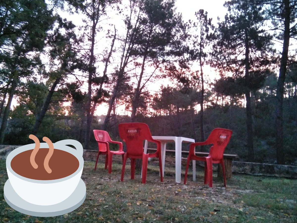 pantanobenagebe's tweet photo. Primer café de la mañana en #Benageber ... 7:30 en El #Sequer https://t.co/i8uEAdUlUh