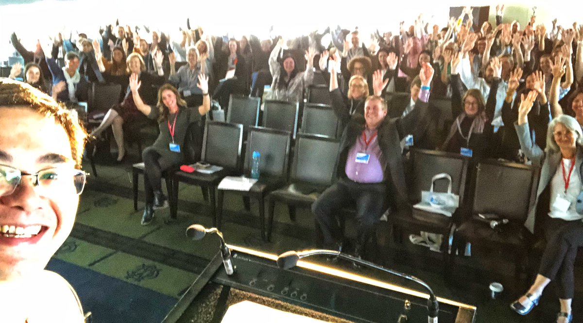 ozvascdoc's tweet photo. Here is a real #podiumselfie with audience interaction @DrAndrewChoong @jmills1955 from @APP_HRF #LEAP2018 #HighRiskFoot #ToeAndFlow #DiabeticFoot https://t.co/hWvaiMcSo8