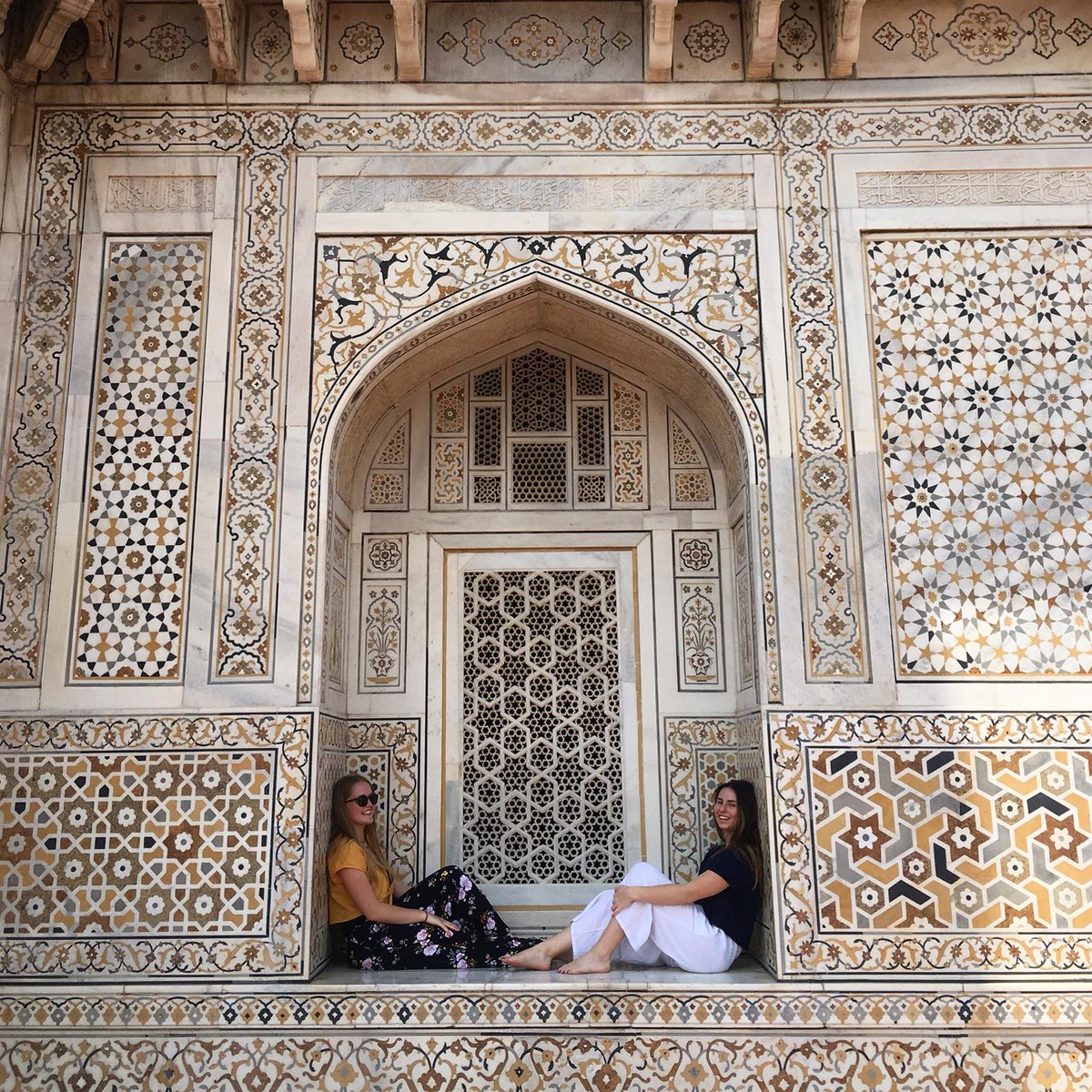 ausvolsint's tweet photo. We love seeing the happy faces of our student volunteers abroad during these amazing, formative trips. These PACE students from @Macquarie_Uni recently spent two weeks working with @RestlessDev in Delhi, India 🇮🇳 Head on over to our Facebook page to learn more! #InvitingChange https://t.co/ULl64rucTi