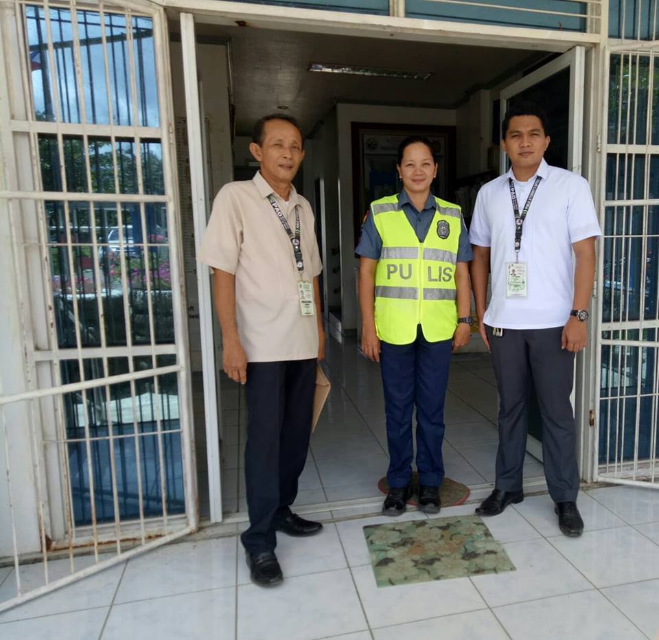sdscarmenpspcrs's tweet photo. ATTY ARIEF A MAMAO of Public Attorney 1 &amp; Rogelio Ravelo, Admin Aid VI fm Public Attorney’s Office, Cantilan, SDS conduct visitation &amp; inspection of Custodial facility of this station to ensure the good maintenance &amp; assurance of human rights of every arrested person. https://t.co/EBndsx0ekd