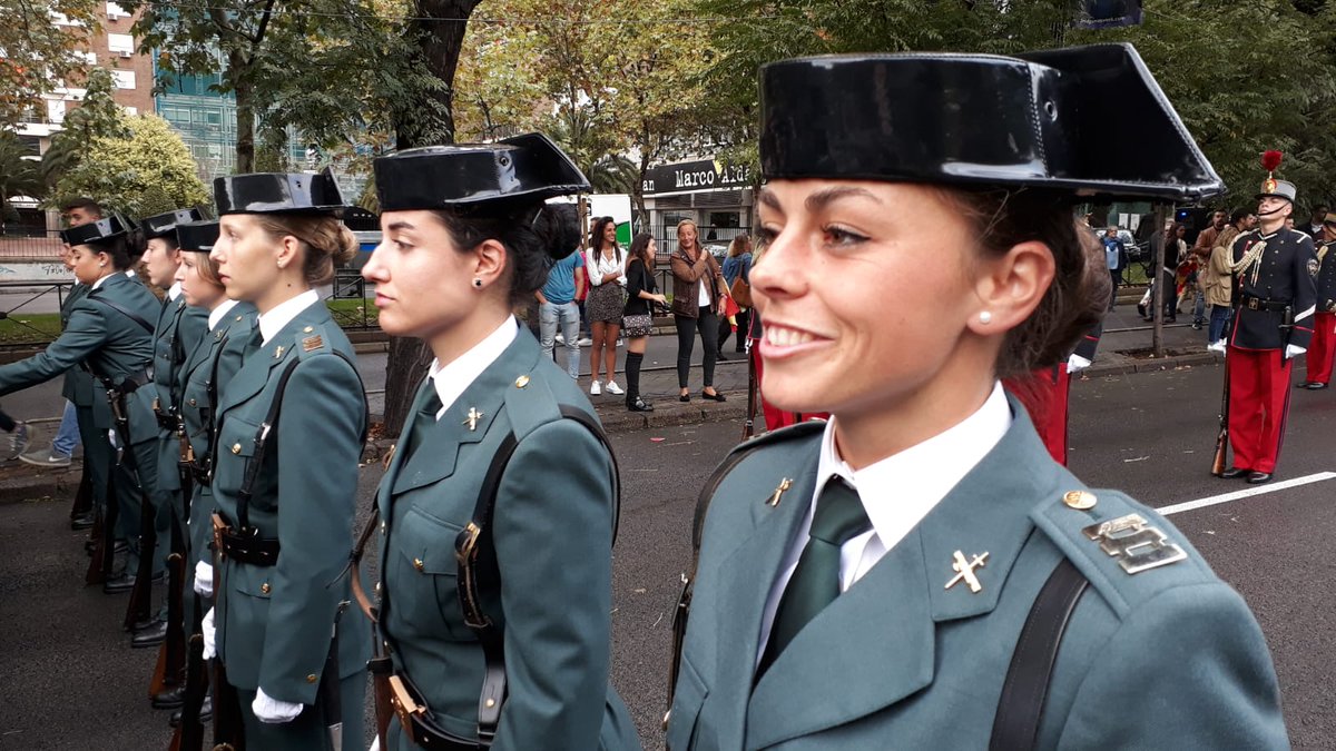 interiorgob's tweet photo. En la celebración de la #PatronaGC18 queremos tener un recuerdo especial a las 5.500 mujeres que trabajan por nuestra #seguridad en la @guardiacivil 👏 y a todas las que lo han hecho desde su incorporación al Cuerpo hace 30 años.
#SomosEspaña🇪🇸 #SomosIgualdad #12deOctubre #12Oct https://t.co/bCvB9sWAcV