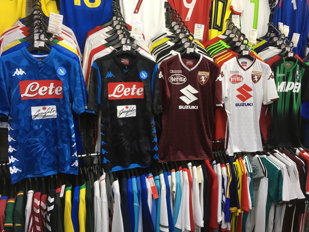 サッカーショップfcfa 実店舗open 営業時間 11時 18時 公式サイトopen Kappa ユニフォーム 入荷 カッパ の18 19シーズンユニフォームが入荷です ナポリ Home Away トリノ Home Away サッスオーロ Home 等