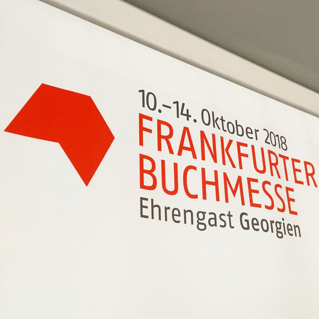 SabineHahnBooks's tweet image. Meet the Hockey-Kids presenting their French version!🏑🇫🇷📚🎈🙃
Frankfurter Buchmesse, @booksondemand Stand, Halle 3, Stand E43 
Come & get their ballons, bracelets & sticker! 
#hockey #develooment #hockeykids 
@DHB_hockey 
@FF_Hockey 
@eurohockeyorg 
@FIH_Hockey 
@MONCOQedition