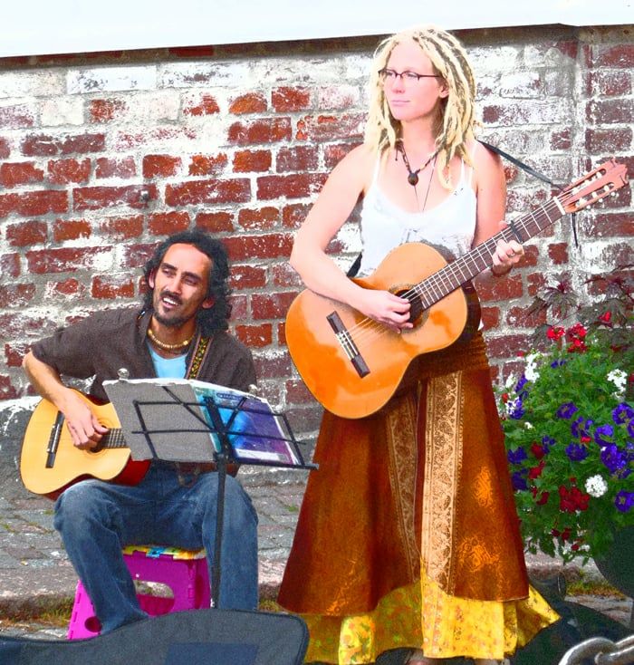 " Driftwinds -  Driftwinds is an acoustic guitar &amp; clarenet dou. Currently based in Plettenberg Bay, Mekhala on vocals and guitar and Miila on the clarenet. They play indie folk originals and covers of Bob Daylan, Cat Stevens and Billy Joel, arranged in their own unique style"