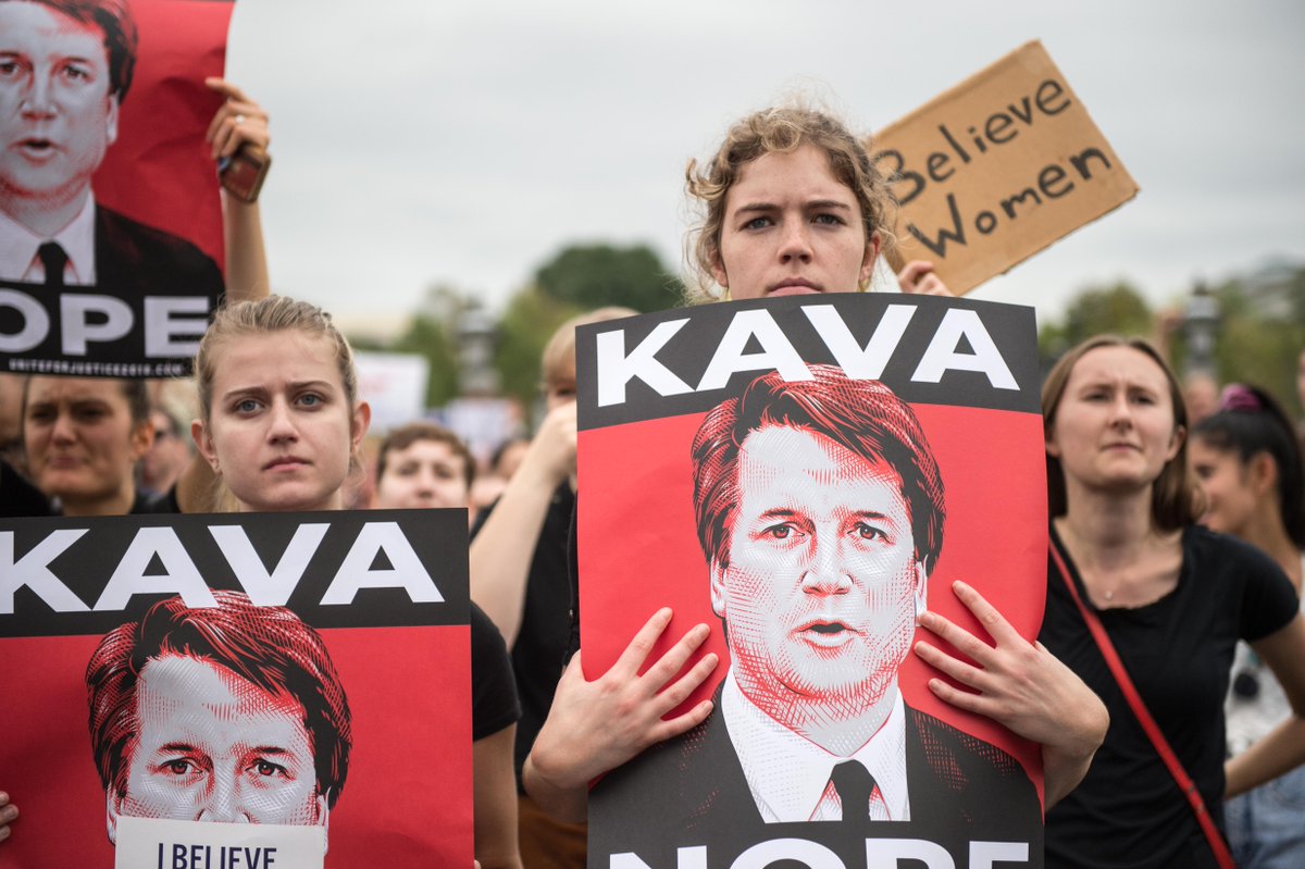 weekendavisen's tweet image. »#MeToo er desværre blevet et våben for kræfter, der forsøger at gøre offeret til hovedpersonen i den politiske kamp«, skriver @mkrasnik i ugens leder. #identitetspolitik #dkpol #BrettKavanuagh (Artiklen er gratis. ) weekendavisen.dk/2018-41/samfun…