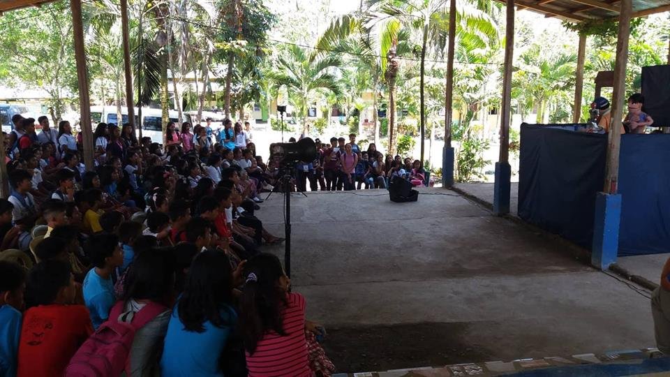 pia_mimaropa's tweet photo. NOW: Puppet Road Show starts in Bacungan National High School, Puerto Princesa City, Palawan.
Students are informed about ways on how to conserve energy and to be an advocate of energy efficiency and conservation.
#EPowerMo | #ESafetyMo | #ESecureMo | #EDiskarteMo https://t.co/EQCNNa58VB