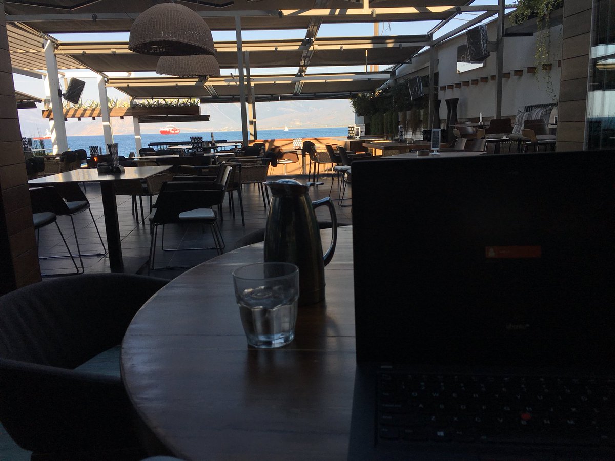 Friday ‘s office 
#remotework #FridayFeeling