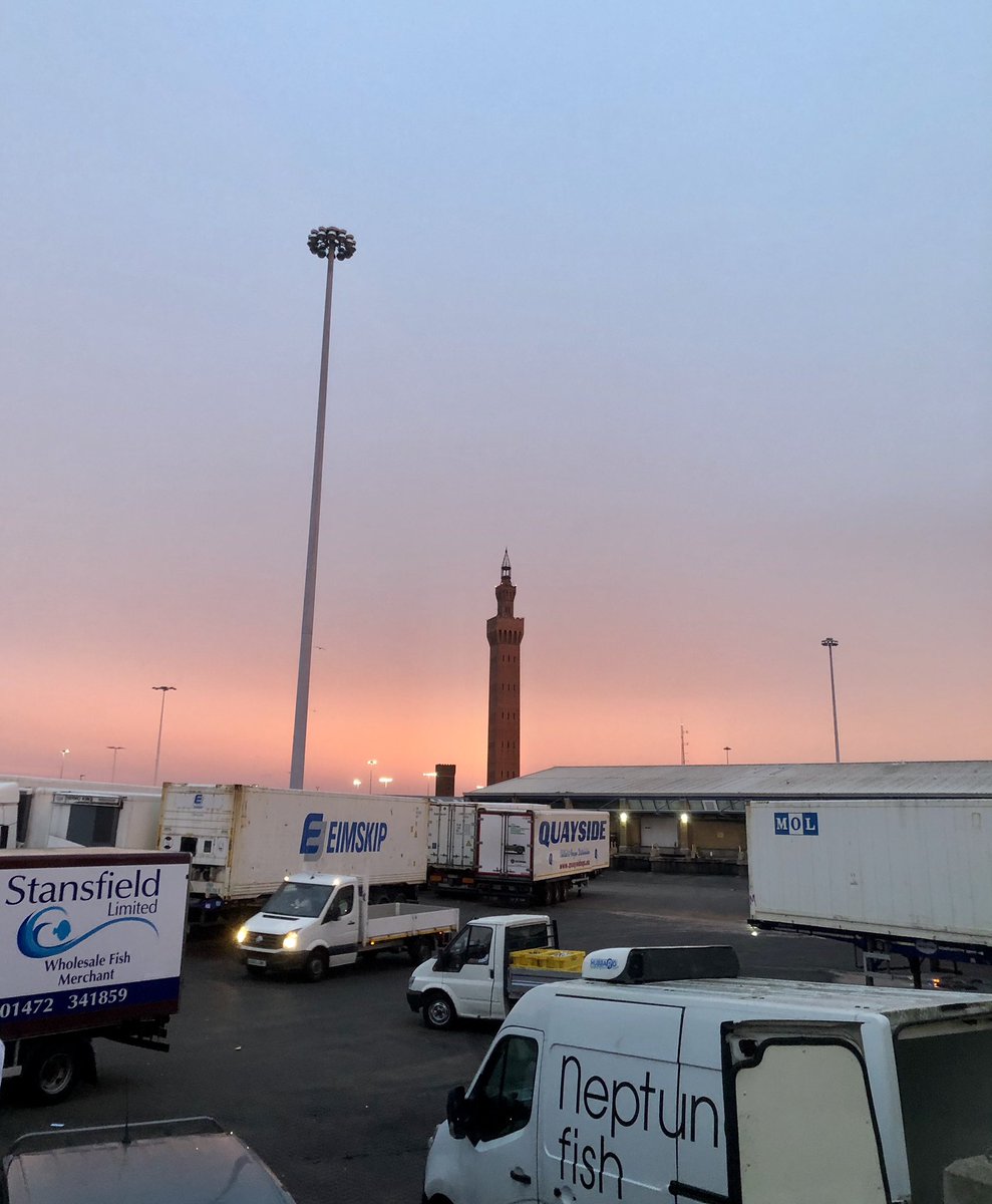 Premierseafoods's tweet photo. Great Grimsby looking glorious this morning #fishdocks https://t.co/HXgnbb2t4X