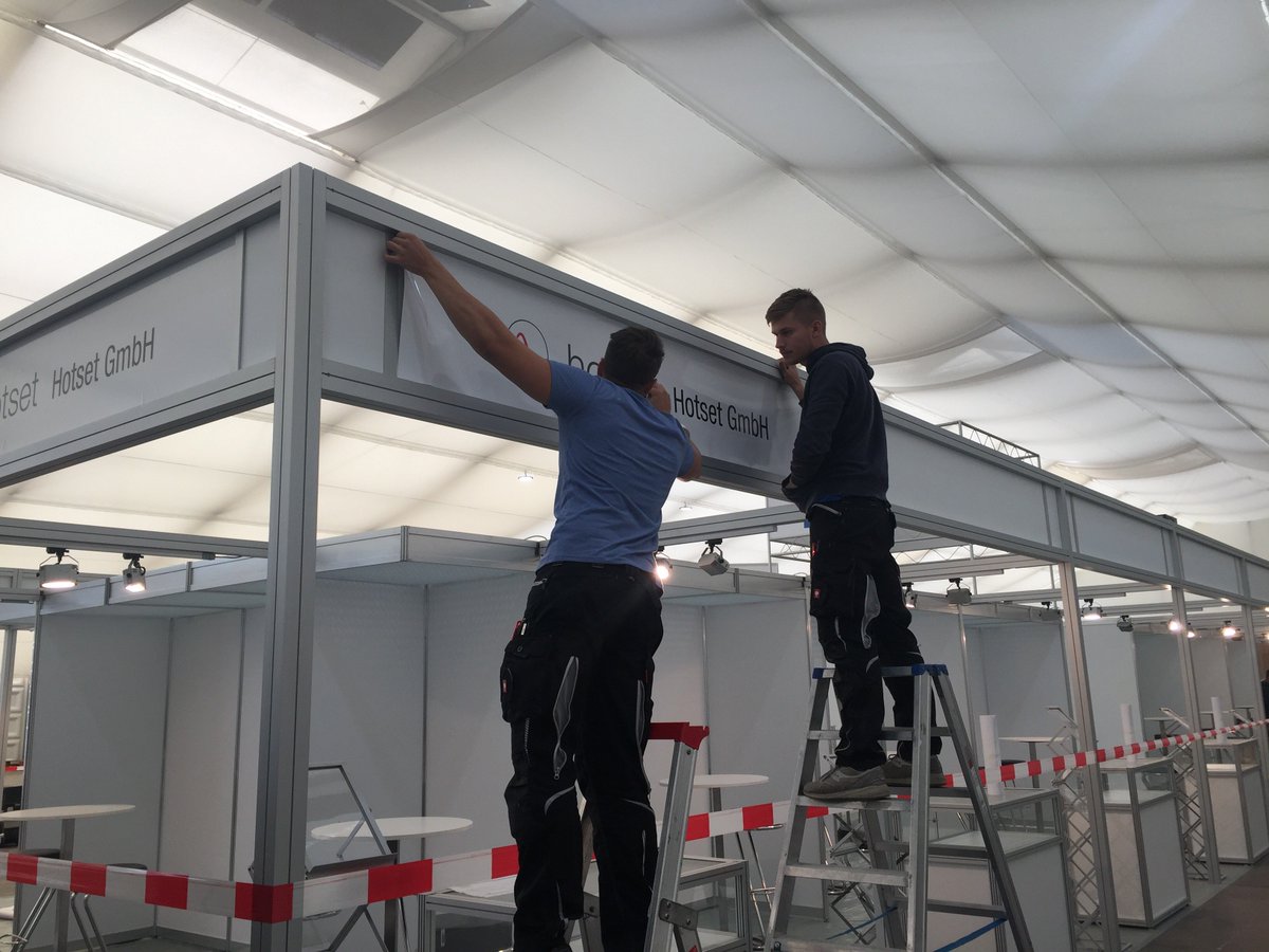 GWS_MK's tweet photo. Die Vorbereitungen für die @izb2018 laufen auf Hochtouren. Vor Ort wird intensiv am Aufbau unseres GWS-Gemeinschaftsstandes gearbeitet...mit 18 Ausstellern aus #SWF sind wir übrigens einer der größten Messestände in #Wolfsburg überhaupt! #hotset #BAT #Springtec #ivt #PrinzMayweg https://t.co/q6tN4hTCma