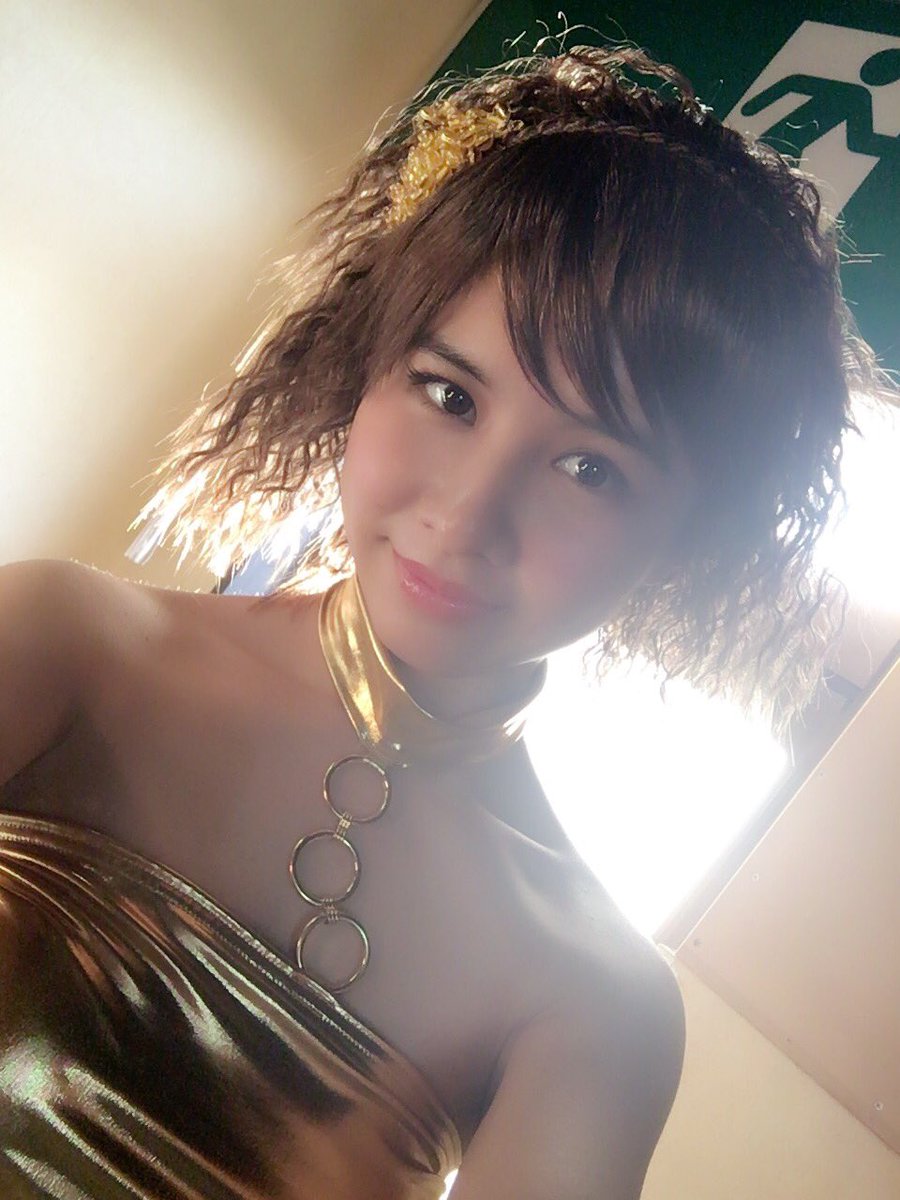 riiiyooooooo's tweet photo. 衣装が凄く派手で可愛かったんですが
かなり際どくて、お尻半分見えてた😂

このために毎日白湯だけを飲んで
減量してました。この時に戻りたい😭笑
#純平考え直せ https://t.co/fkVDfmV4iq