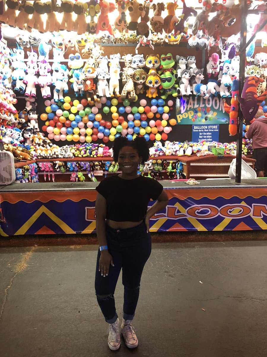 booboothekwasia's tweet photo. #perryfair #VState https://t.co/1TyKplcv7e