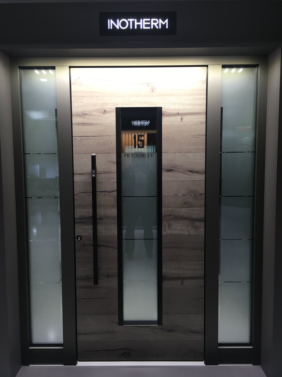 Spitfire Doors launched a new finish for the S500 Series at Grand Designs Show this week.  Split Oak Antique along with new black features.  Come along to Stand B610 until 14th October. ow.ly/3ehi30mcCei