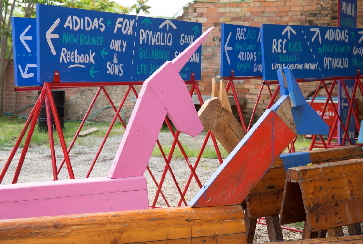 RECstores's tweet photo. Bon divendres!🎈 Ja saps quines marques hi haurà al #RecKIDS? Consulta-les aquí 👉 https://t.co/AsDwSYaX0V https://t.co/Imb9KPM71b
