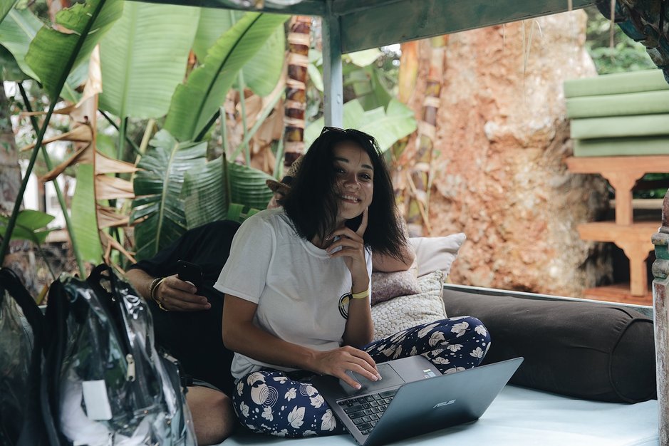 Working in the shade is always cool at Futurama Ibiza!
#futuramaibiza #futuramablockchain #futuramasummit #Ibiza #blockchain #blockchainsummit #blockchainconference #crypto #cryptocurrency #futurama #conference #summit #futuramapipeline #blockchainevent