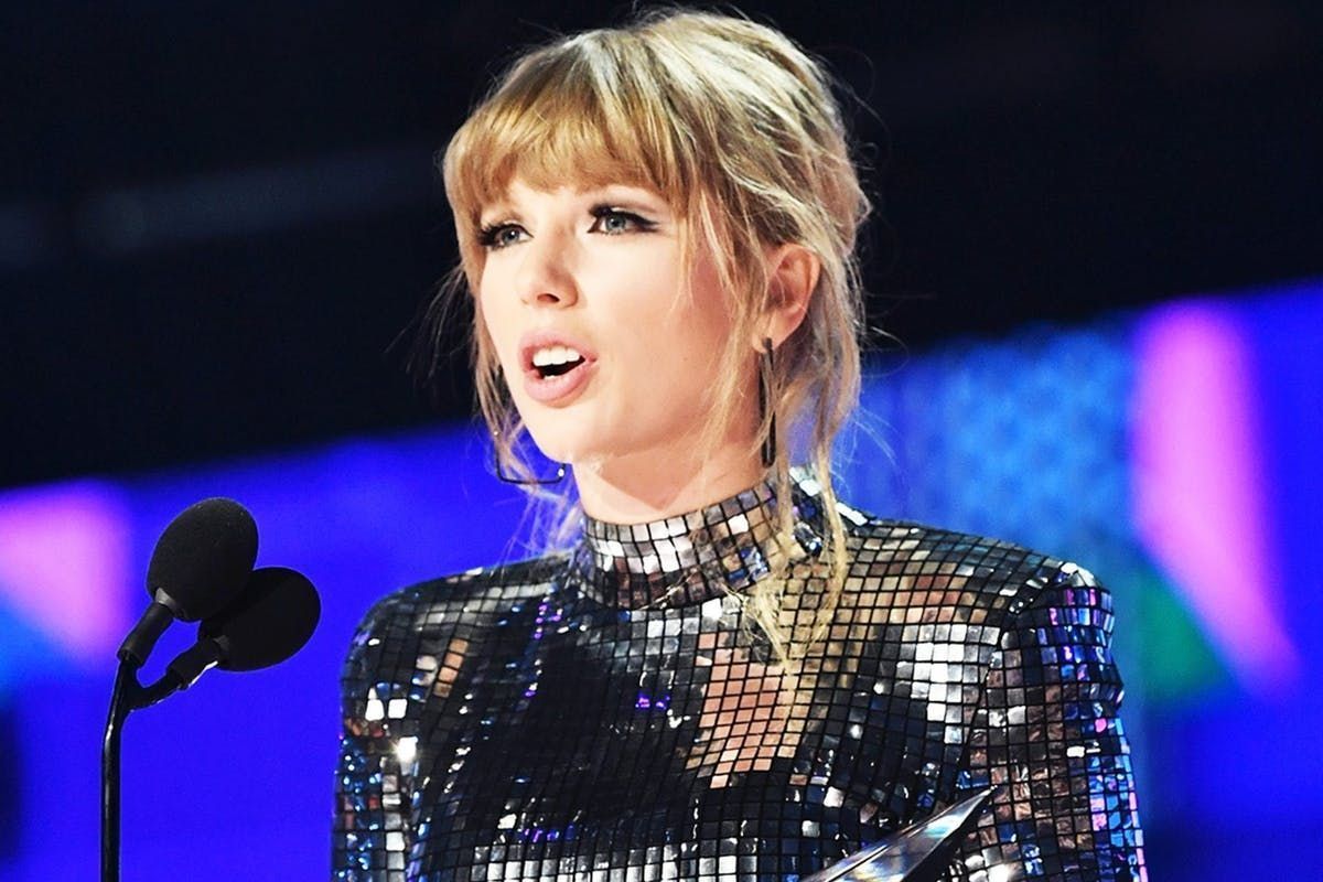 StylistMagazine's tweet image. Understanding the impact of Taylor Swift’s politically-charged speech and Instagram post buff.ly/2EdfDBA #TaylorSwiftAMAs #TaylorSwift