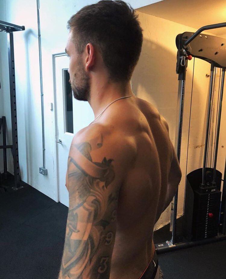 BottomRp's tweet image. I need a Liam! Faster! Please! 😩😍🤤🔥
