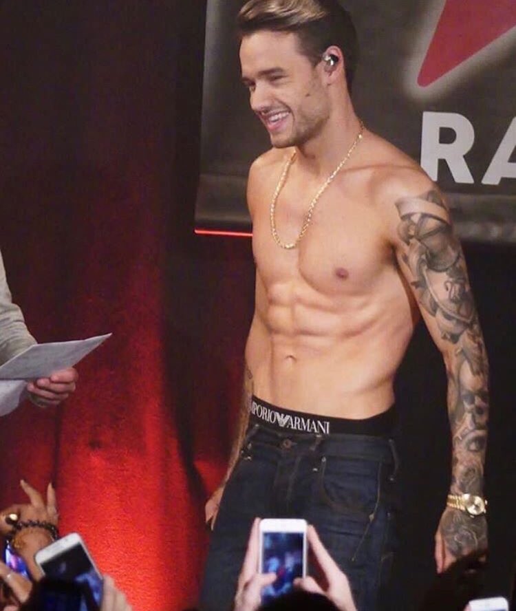 BottomRp's tweet image. I need a Liam! Faster! Please! 😩😍🤤🔥