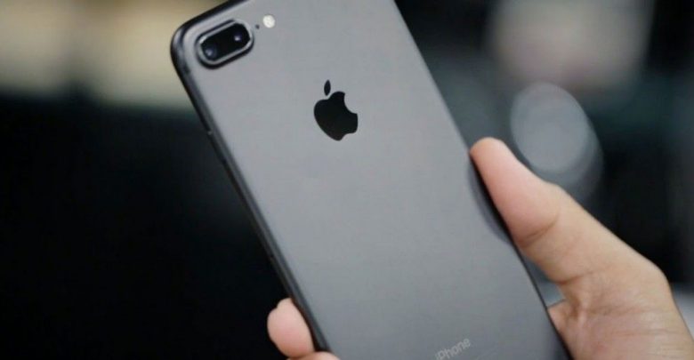 ghanaclass's tweet photo. New Apple patent suggests iPhones could warn against spam calls one day https://t.co/GUd9OnWzp5 https://t.co/wFdkCiAPUk