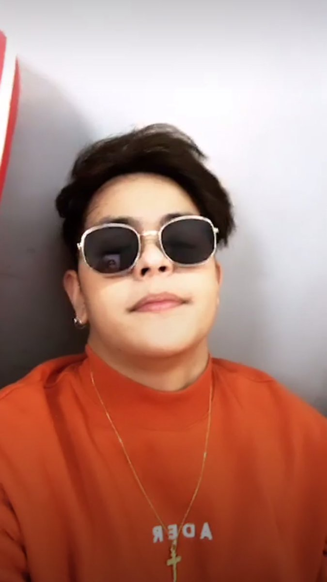 JulianTLoves's tweet photo. why so pa cute? hahahaha pero uyy cute! 😂🧡

:Gwapo mo todayy! 😛 https://t.co/ScXv8J4Lto