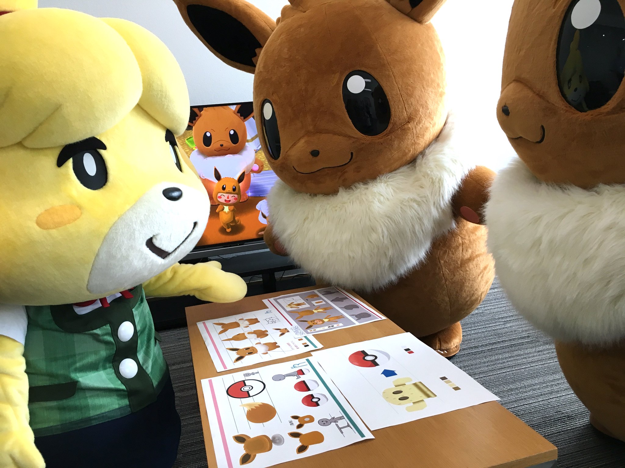 公式 プロジェクトイーブイ 続 イーブイやモンスターボールをモチーフにした家具もこんなにたくさん この イーブイ のとくだいぬいぐるみ どこかで見たことがあるような イーブイとポケ森 公式 プロジェクトイーブイ 続 イーブイやモンスターボールをモチーフにした家具もこんなにたくさん この イーブイ のとくだいぬいぐるみ どこかで見たことがあるような イーブイとポケ森