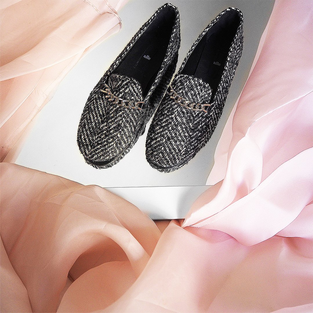 Kış desenleri hayatımıza girmeye başlıyor!
#vessey #elleshoescom #elleayakkabı #shoes