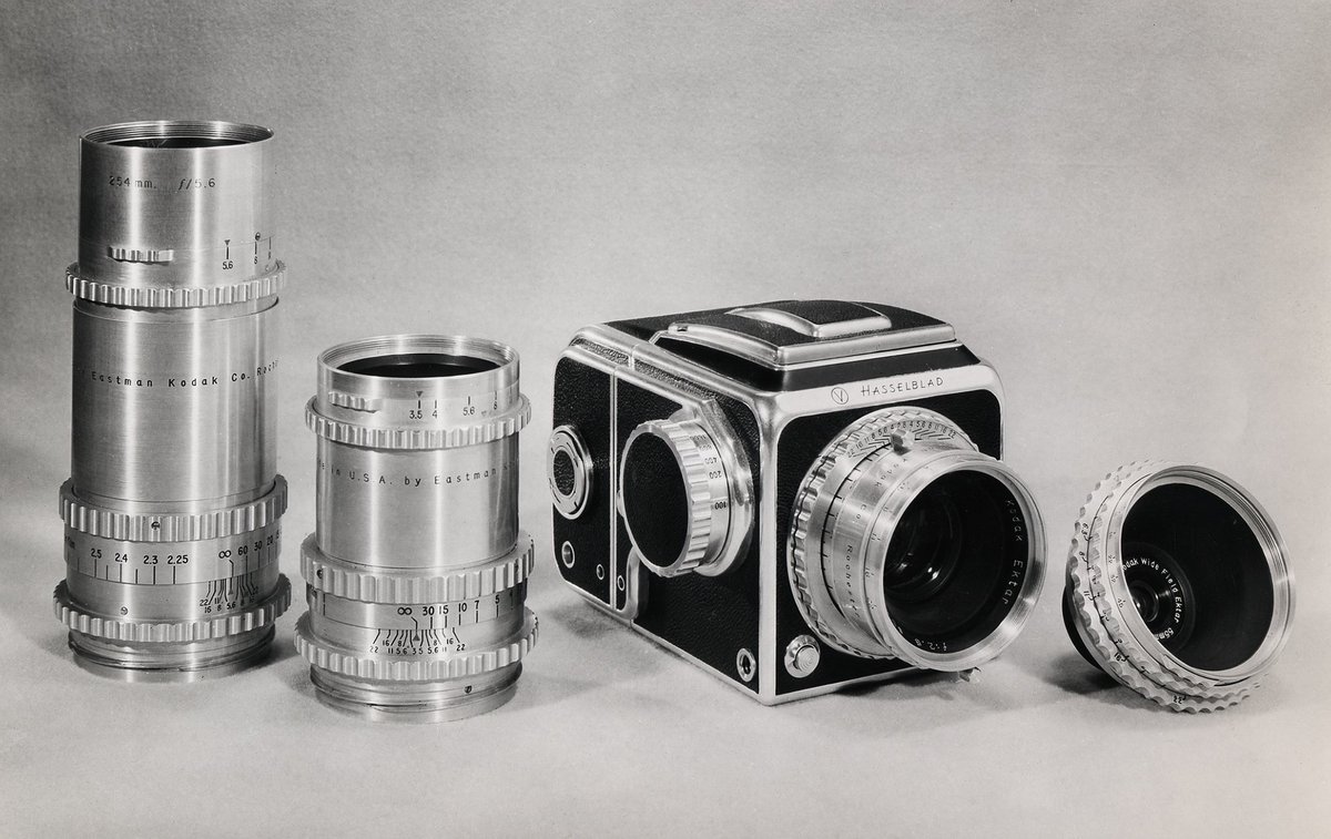 Hasselblad_JPN's tweet photo. 約60年前のハッセルブラッドを振り返るとき、当時のレンズラインナップはかえって新鮮な印象を与えます。

#FlimFriday #Hasselblad #HBlenslineup #CreatetoInspire #ハッセルブラッド #中判カメラ https://t.co/Z5IuKT7fAW