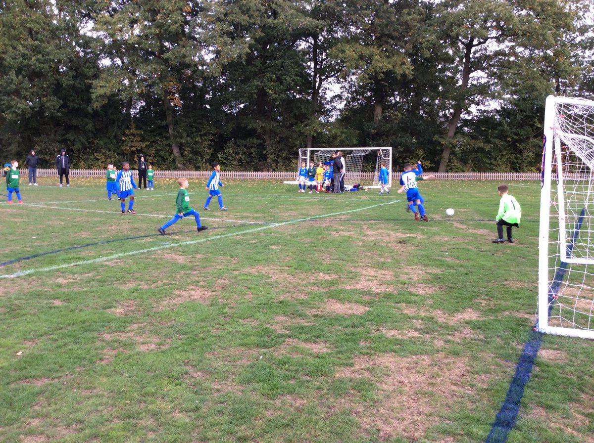 RanikhetAcademy's tweet photo. Crosfields year 3/4 football competition β½οΈ#Crosfields #Football #Teamwork https://t.co/pvrQ8VUMGl