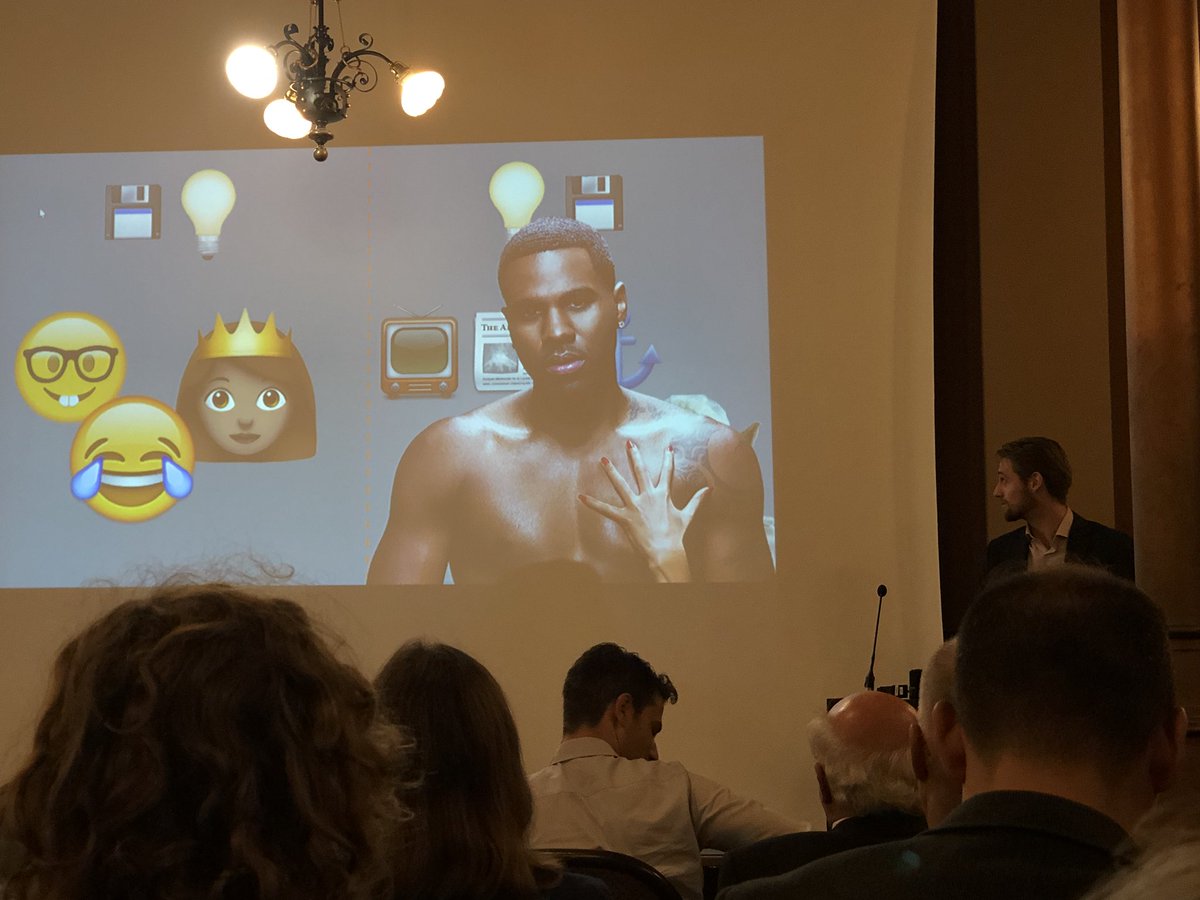 GMamdani's tweet photo. Dutch speechwriter @thomasahart poses a key question for #speechwriters on sentence structure and word order: to speak like a linguist, or learn from @jasonderulo? #esnfinland18 https://t.co/VNSPadS3Ox