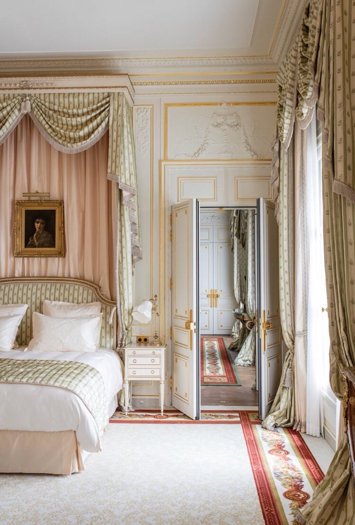 hannaheii1's tweet image. The Ritz Carlton in Paris
