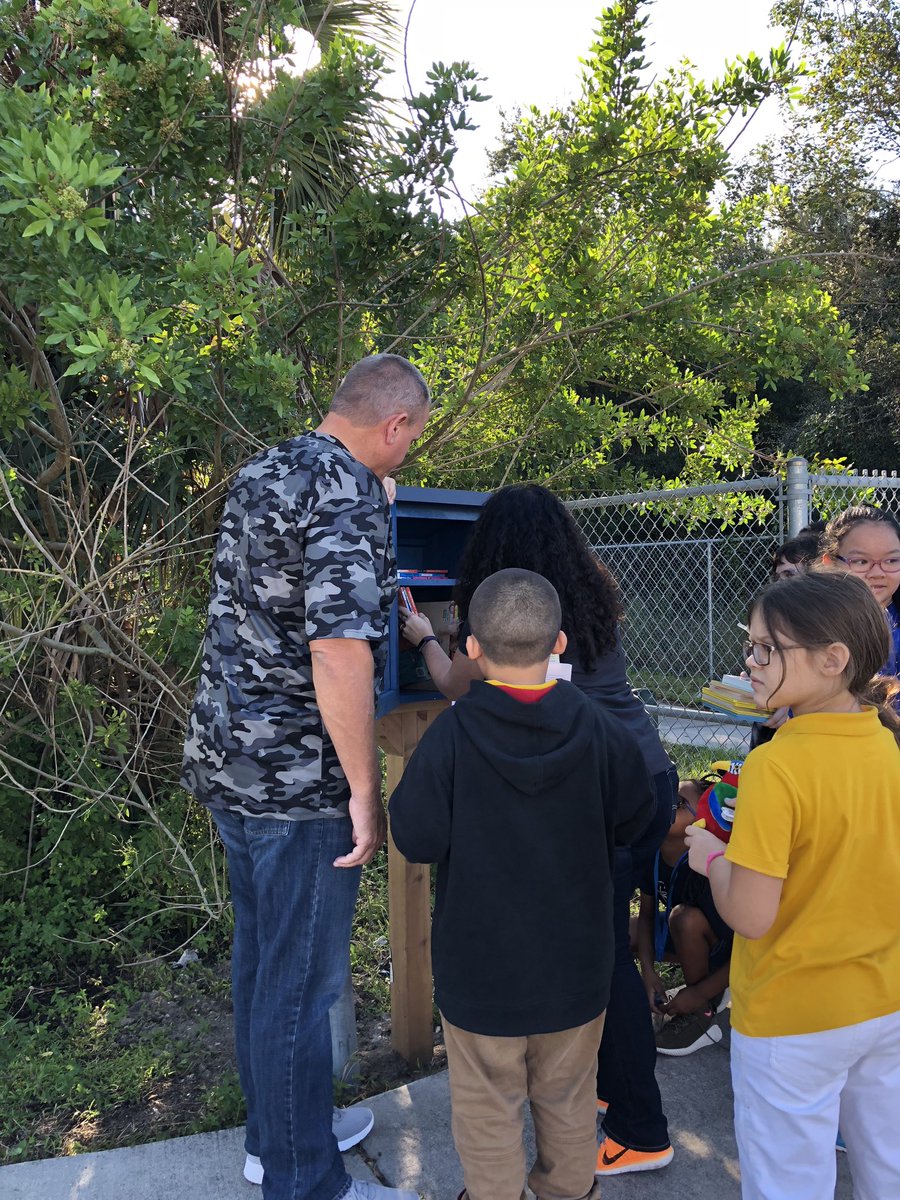 HCPSLambES's tweet image. Exciting day at Lamb as we got our Little Free Library set up in Progress Village. Special thanks to @PtaLamb and @lamblibrarygirl (Ms. Ross) and Ms Desamour’s gifted classes. @HCPSArea5 @LMSK5 @HillsboroughSch 💙⚡️📚