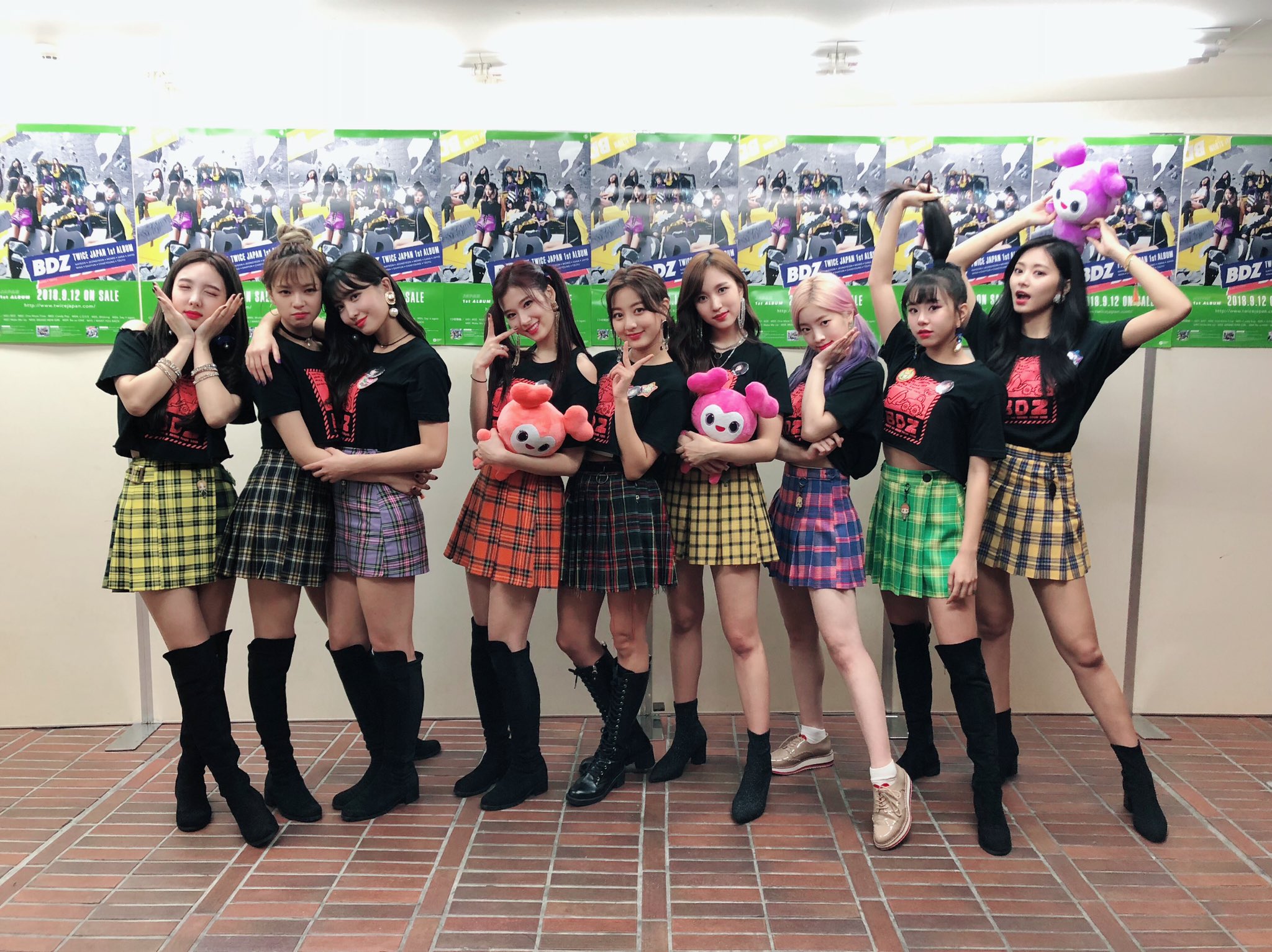 TWICE デカトレ TWICE トレカ CDセット - メルカリ