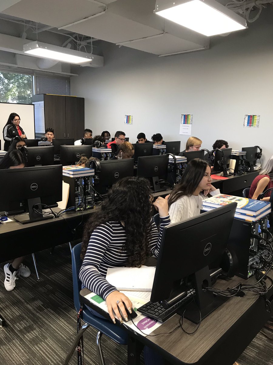 SpringISD's tweet image. Students from @SpringAlphas are getting ready for college by spending the morning submitting their @FAFSA applications! Over 74% of seniors students at SECA have submitted college applications! #SpringintoCollege