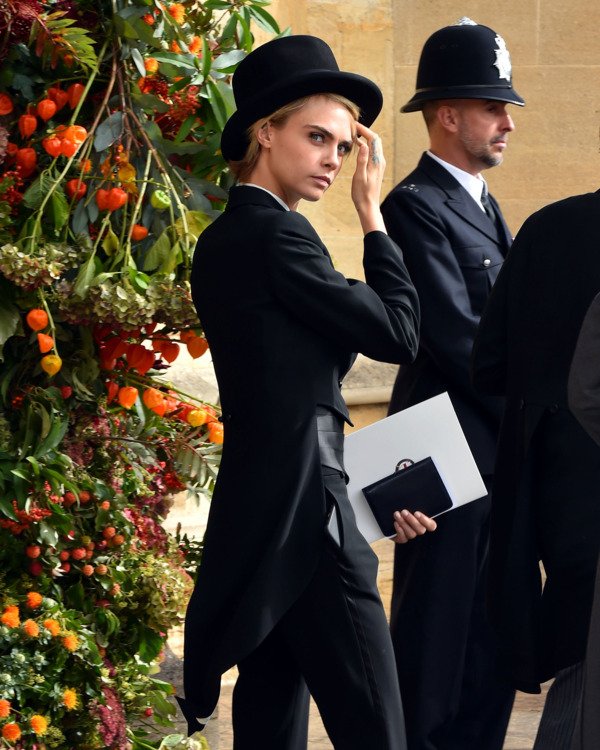 revista_paula's tweet photo. ¿Look favorito de la #RoyalWedding? Cara Delevingne: https://t.co/YinA3dqTFC