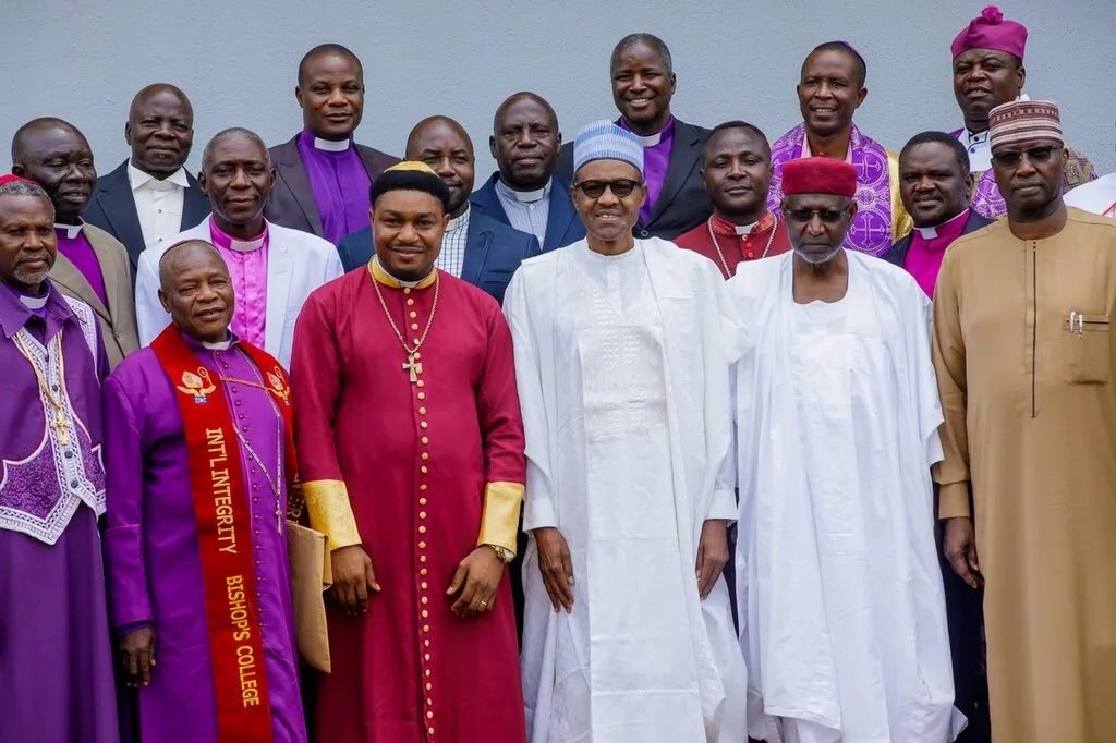 uche_ezeonye's tweet photo. Pastors begin 40-days prayer for Buhari ahead of 2019.

Please if your pastor is inside this (photos )👇his part of Nigeria Wahala.

Prophets of Baal.

@cannigeria @adeyanjudeji @MosesAgbo8 @Amaka_Ekwo @NkemdiMary @john_danfulani @renoomokri @realFFK @benmurraybruce @seunokin https://t.co/WXtLKxfsUh