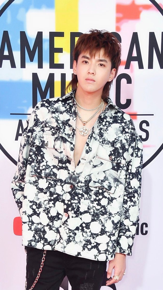 emimusicturkey's tweet photo. #KrisWu @#AMAs https://t.co/8nFzQBrLeR